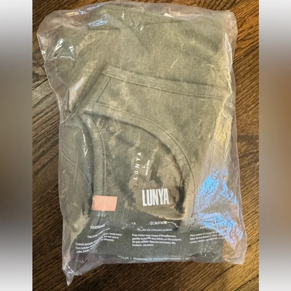 Lunya Restore Fitted Dress - Brand new still in package - Picture 3 of 3